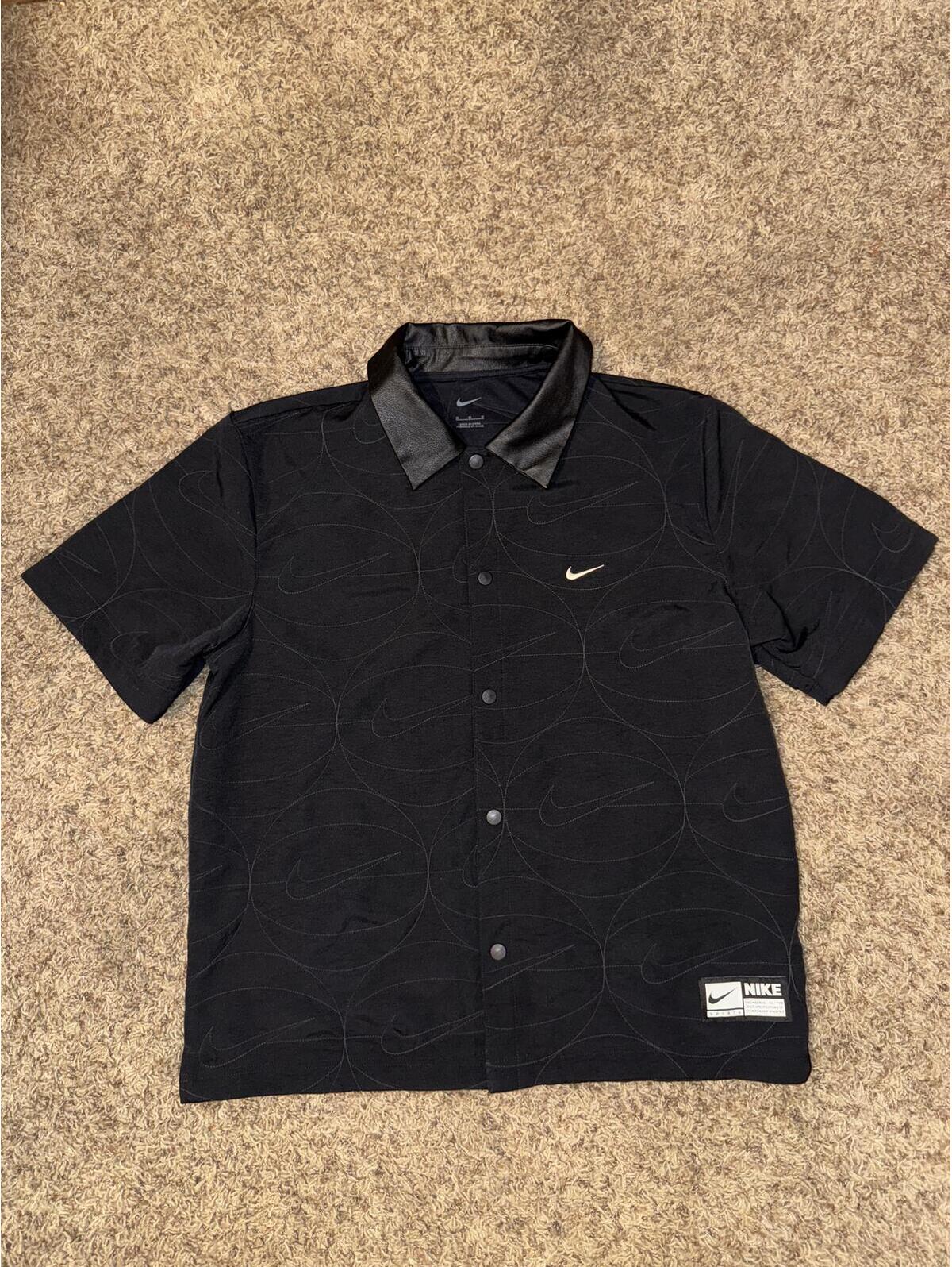 Nike Men's Woven Short-Sleeve Basketball Top Sample